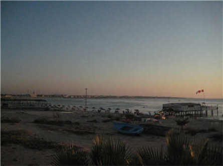 廢舊輪胎破碎機生產線進口