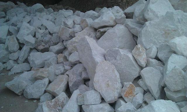 投資一條時產(chǎn)100噸的制砂機(jī)生產(chǎn)線需要多少錢？